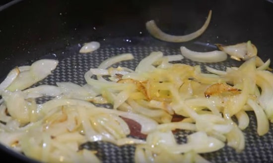 Салат с курицей и грибами