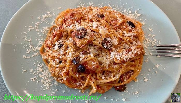 Спагетти с курицей и сыром — рецепт приготовления на сковороде